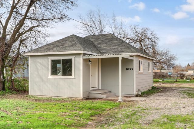 1099 Grand Ave, Olivehurst, CA 95961