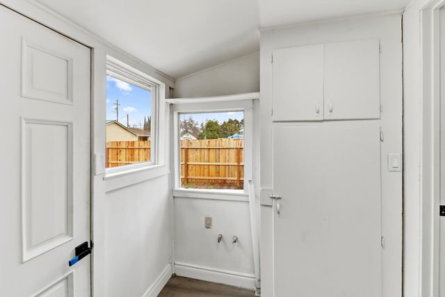 1099 Grand Ave, Olivehurst, CA 95961