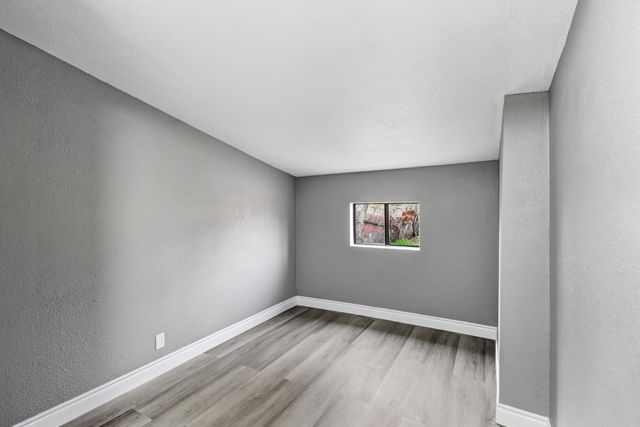 1099 Grand Ave, Olivehurst, CA 95961