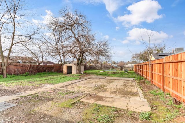 1099 Grand Ave, Olivehurst, CA 95961