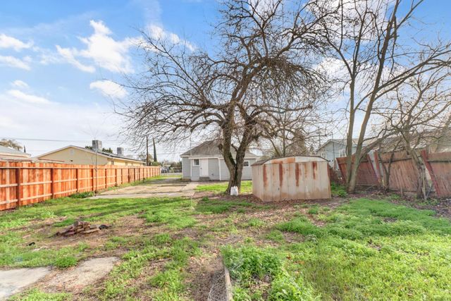 1099 Grand Ave, Olivehurst, CA 95961