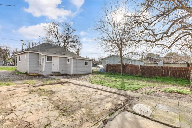 1099 Grand Ave, Olivehurst, CA 95961