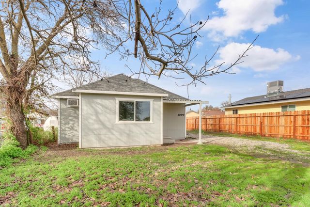 1099 Grand Ave, Olivehurst, CA 95961