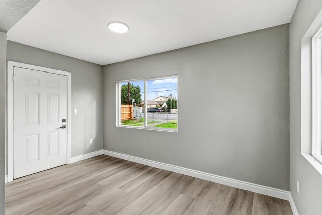 1099 Grand Ave, Olivehurst, CA 95961