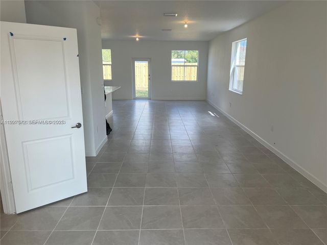 2281 NW 131st Cir, Miami, FL 33167