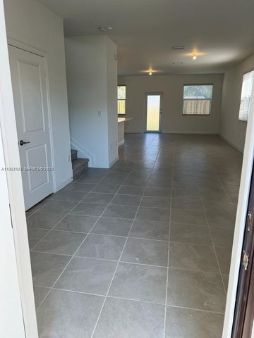 2281 NW 131st Cir, Miami, FL 33167