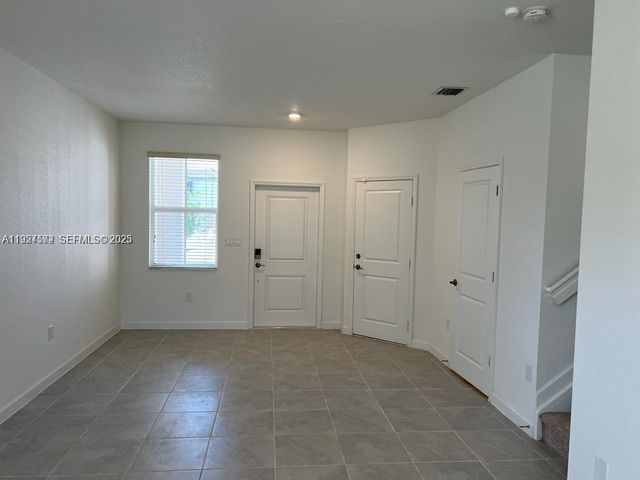 2281 NW 131st Cir, Miami, FL 33167