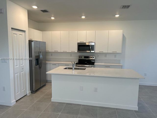 2281 NW 131st Cir, Miami, FL 33167