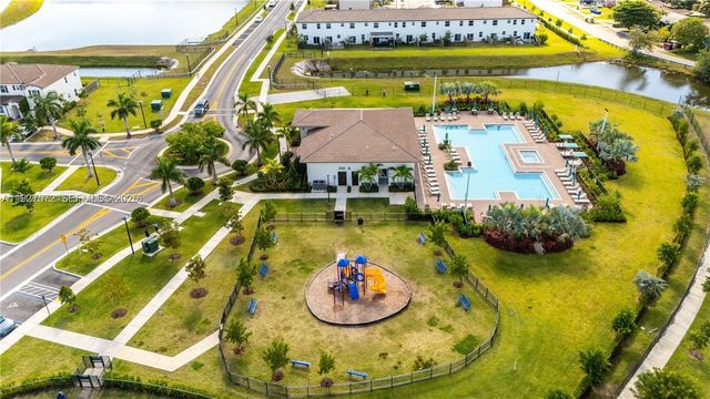 2281 NW 131st Cir, Miami, FL 33167