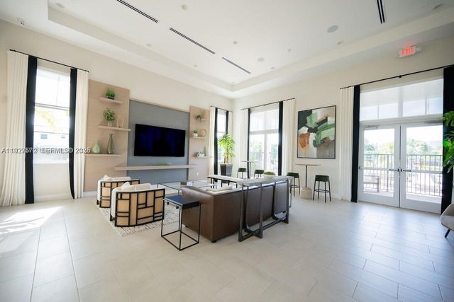 2281 NW 131st Cir, Miami, FL 33167