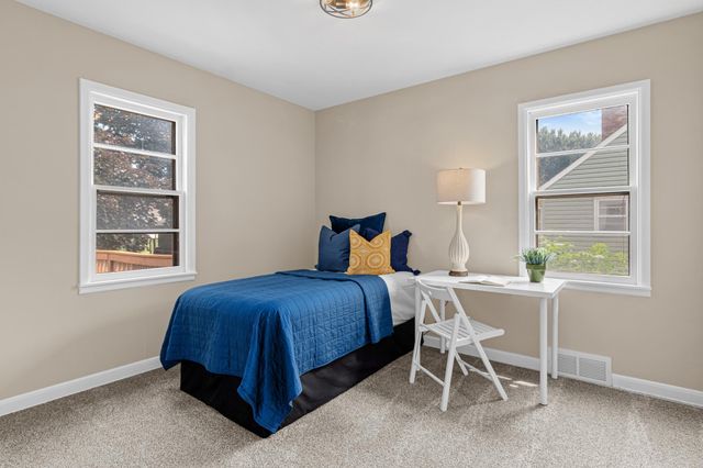 1394 Mackubin Street, Saint Paul, MN 55117