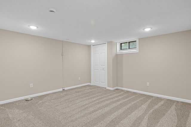 1394 Mackubin Street, Saint Paul, MN 55117