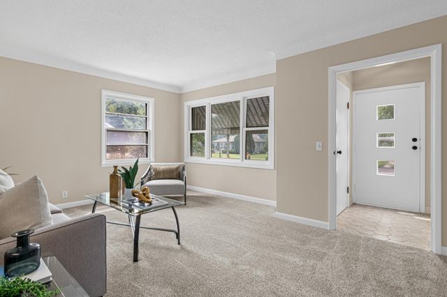 1394 Mackubin Street, Saint Paul, MN 55117