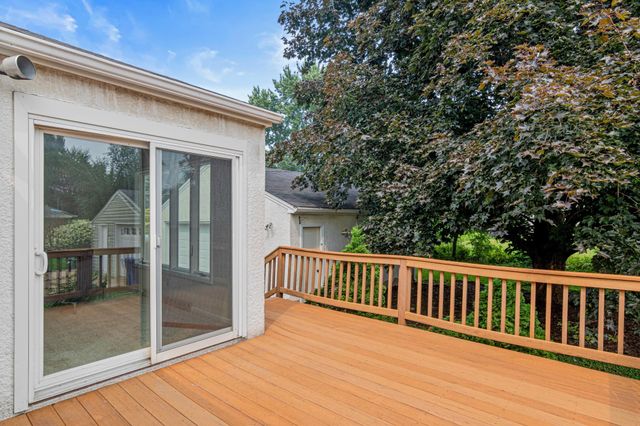 1394 Mackubin Street, Saint Paul, MN 55117