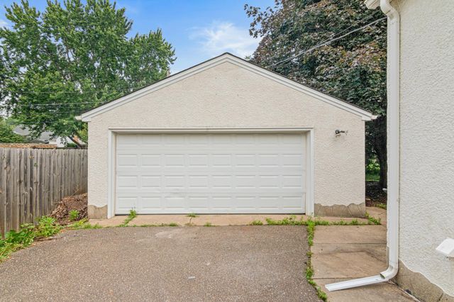 1394 Mackubin Street, Saint Paul, MN 55117