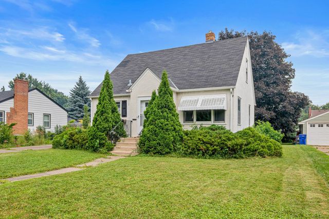 1394 Mackubin Street, Saint Paul, MN 55117
