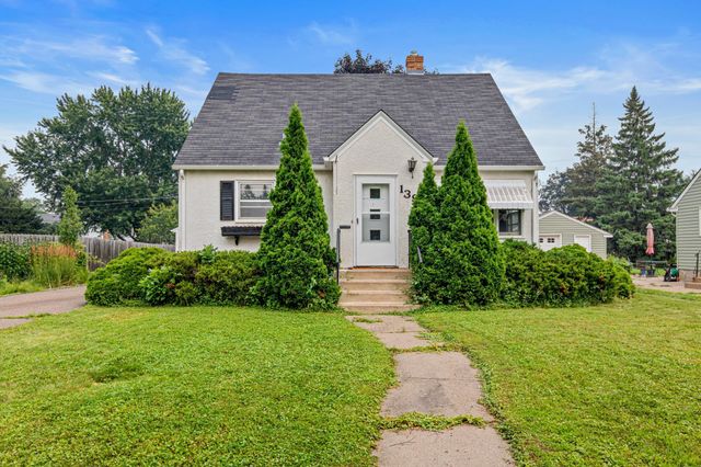 1394 Mackubin Street, Saint Paul, MN 55117