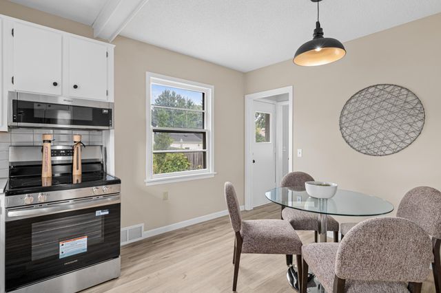 1394 Mackubin Street, Saint Paul, MN 55117
