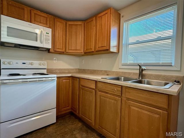 223 Kingshighway, East Alton, IL 62024