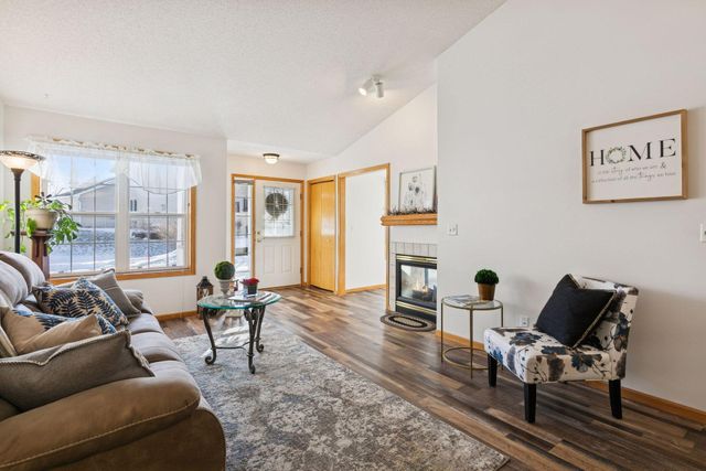 432 Sarazin Street, Shakopee, MN 55379