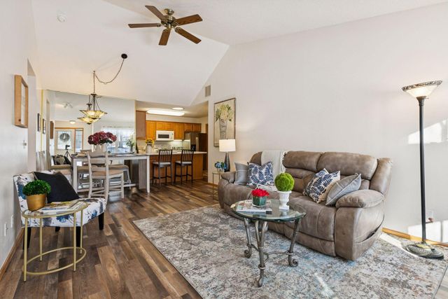 432 Sarazin Street, Shakopee, MN 55379