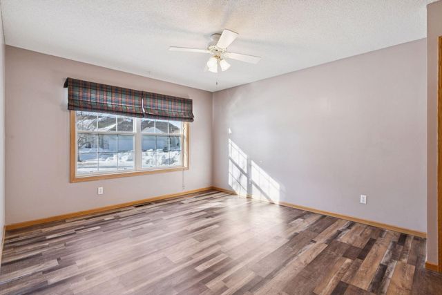 432 Sarazin Street, Shakopee, MN 55379