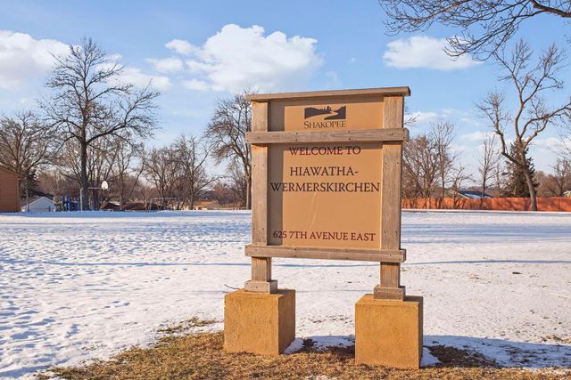 432 Sarazin Street, Shakopee, MN 55379