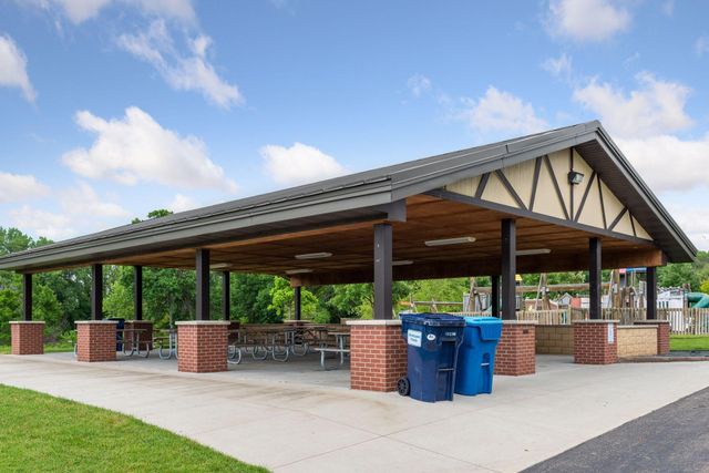 432 Sarazin Street, Shakopee, MN 55379