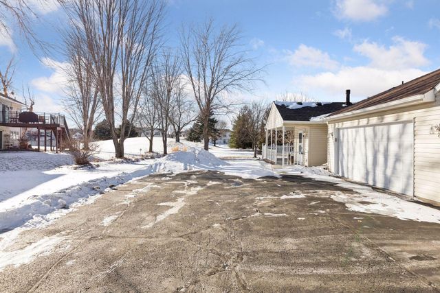 432 Sarazin Street, Shakopee, MN 55379