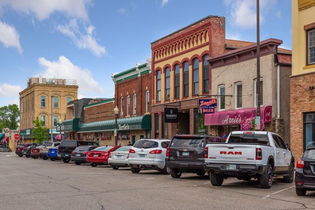 432 Sarazin Street, Shakopee, MN 55379