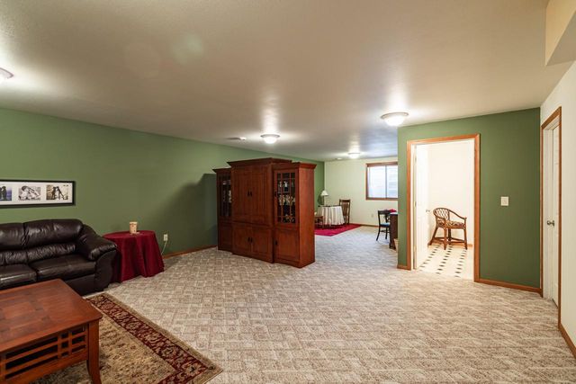 1218 Harvest CIRCLE, Holmen, WI 54636