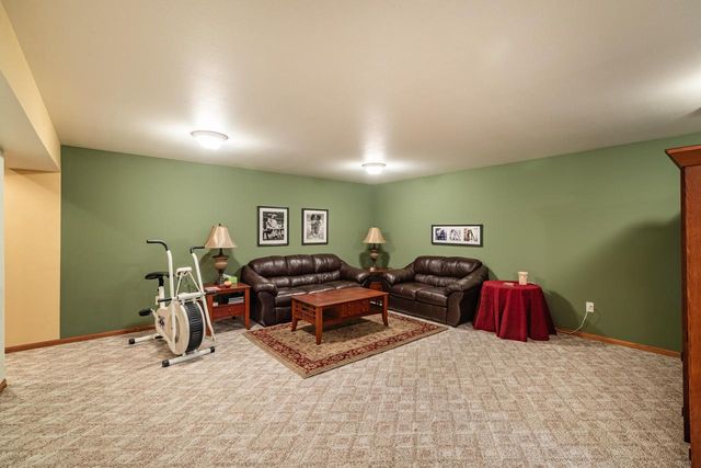 1218 Harvest CIRCLE, Holmen, WI 54636