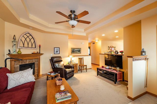 1218 Harvest CIRCLE, Holmen, WI 54636