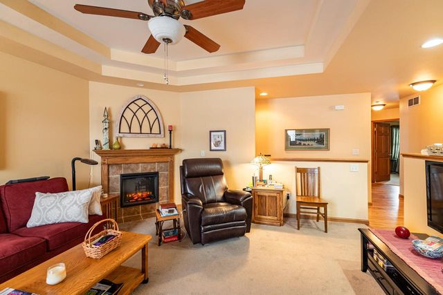 1218 Harvest CIRCLE, Holmen, WI 54636