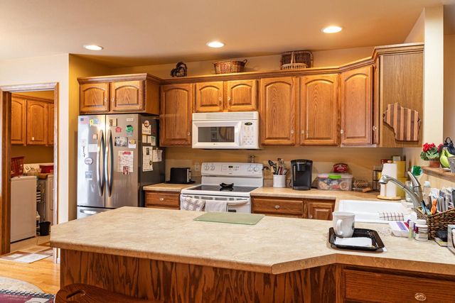 1218 Harvest CIRCLE, Holmen, WI 54636