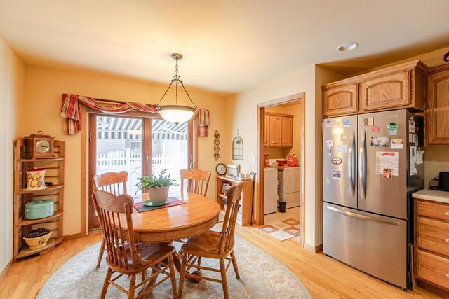 1218 Harvest CIRCLE, Holmen, WI 54636