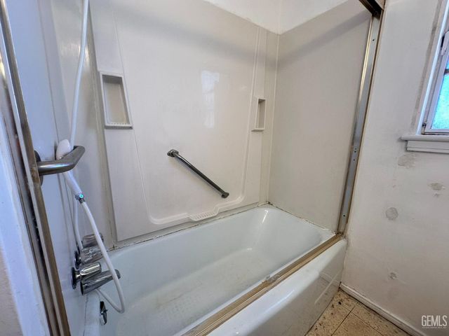 2908 Cornell Street, Bakersfield, CA 93305
