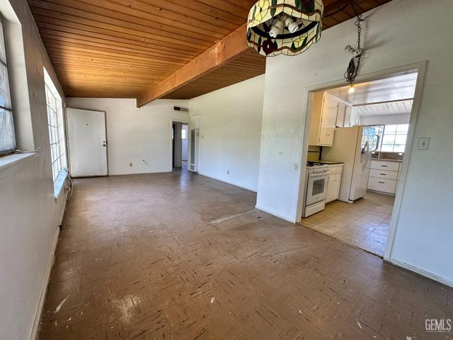 2908 Cornell Street, Bakersfield, CA 93305