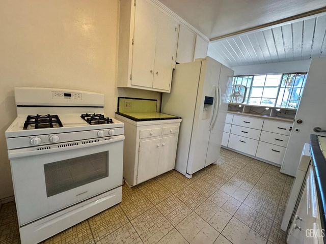 2908 Cornell Street, Bakersfield, CA 93305