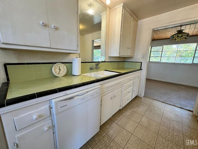 2908 Cornell Street, Bakersfield, CA 93305