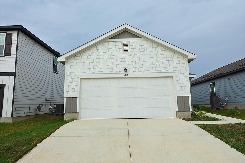 402 Plateau ST, Maxwell, TX 78656