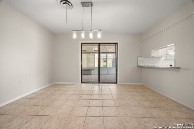 221 Windcrest, Windcrest, TX 78239