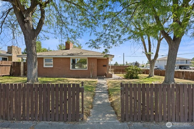 1145 W Ivy Avenue, Moses Lake, WA 98837