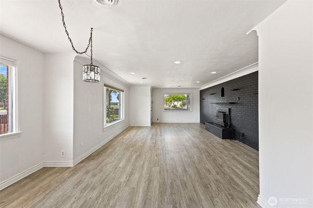 1145 W Ivy Avenue, Moses Lake, WA 98837