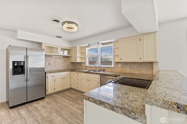 1145 W Ivy Avenue, Moses Lake, WA 98837