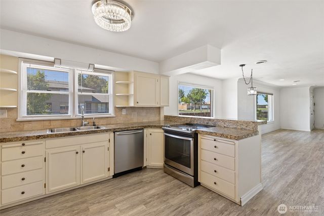 1145 W Ivy Avenue, Moses Lake, WA 98837