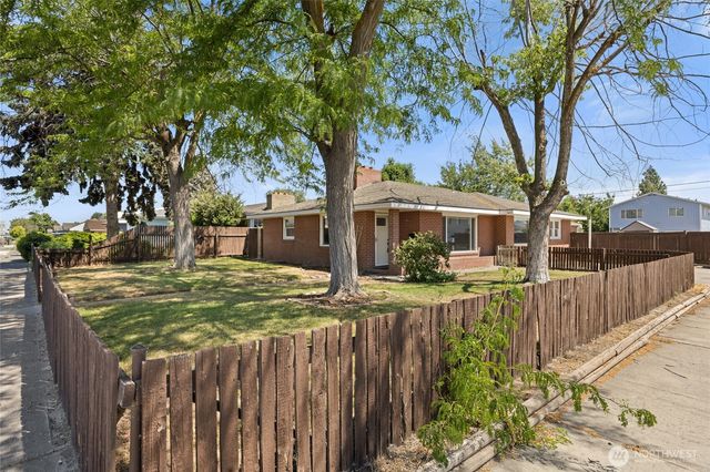 1145 W Ivy Avenue, Moses Lake, WA 98837