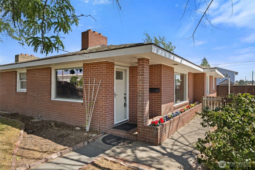 1145 W Ivy Avenue, Moses Lake, WA 98837