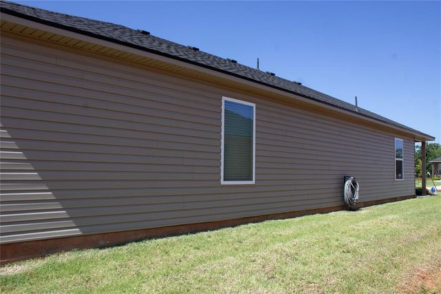 1201 N STALLION Drive, Guthrie, OK 73044