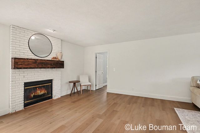 6352 143rd Avenue, Laketown Twp, MI 49423
